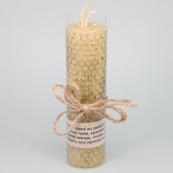 Свеча из вощины с Крапивой